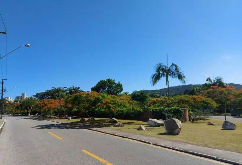 ペンション Pousada Praia Brava