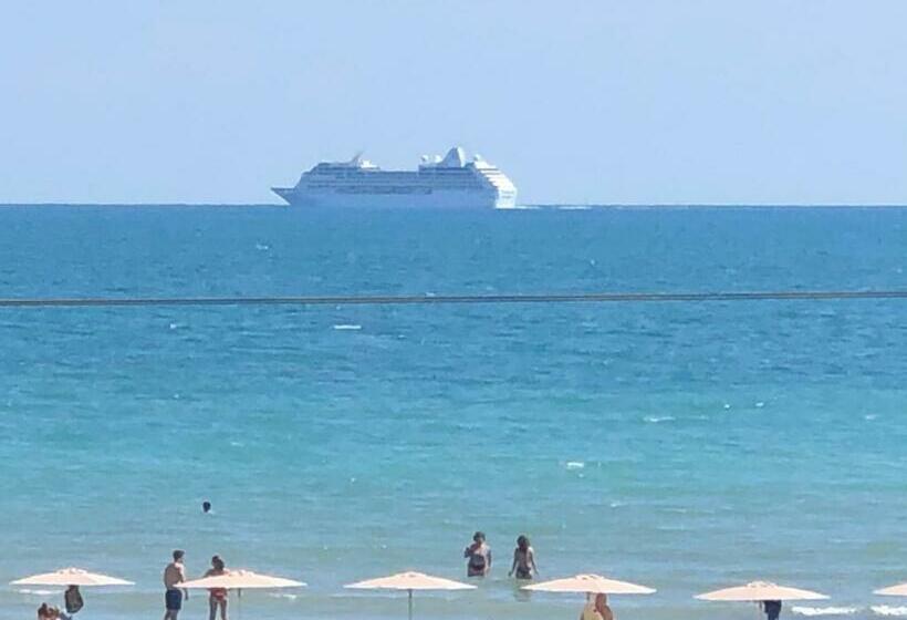 리아드 Viriatos Beach