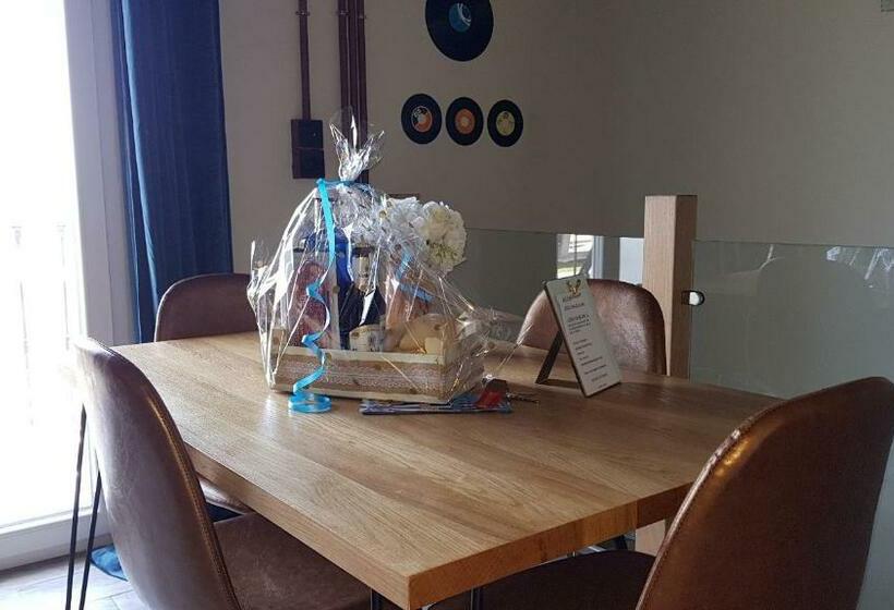 리아드 Viriatos Beach