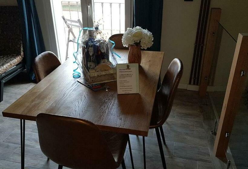 리아드 Viriatos Beach