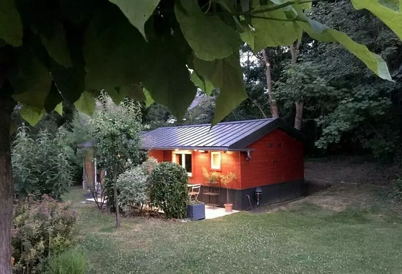 Aamiaismajoitus (B&B) Le Cabanon De Chessy