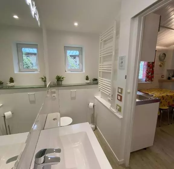 Aamiaismajoitus (B&B) Le Cabanon De Chessy