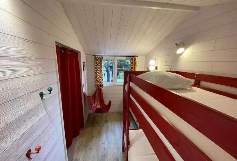 Aamiaismajoitus (B&B) Le Cabanon De Chessy