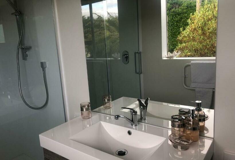 Bed and Breakfast Southland Organic Farmstay