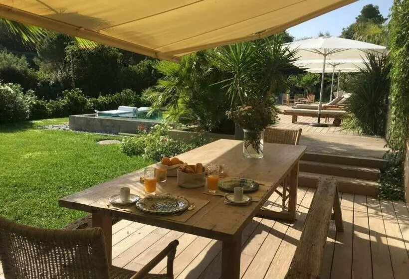 تختخواب و صبحانه Villa Sant Anna