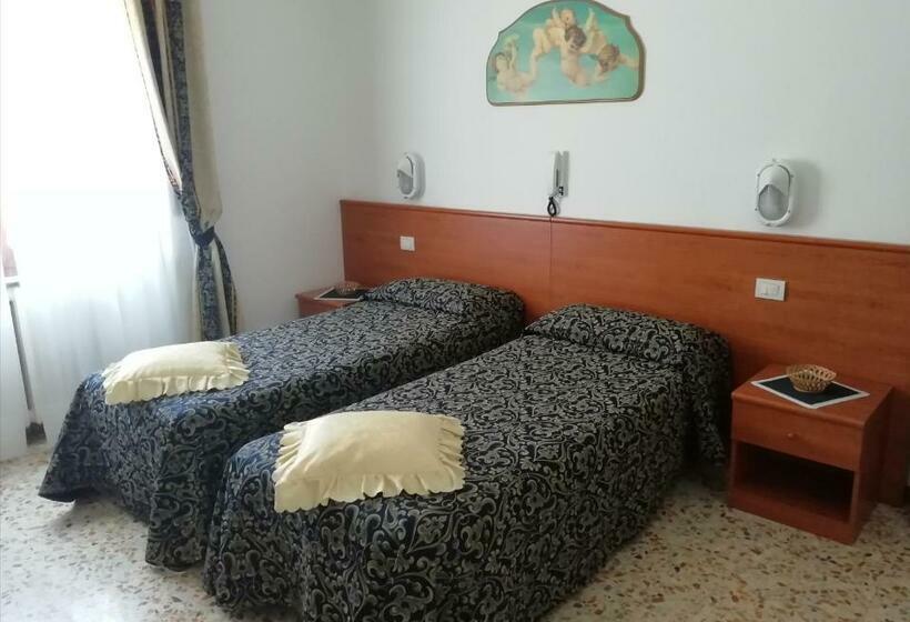 ホテル Albergo La Torre