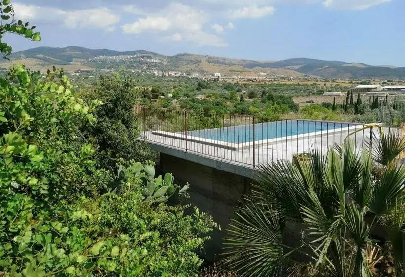 ホテル Poggio Del Gallo