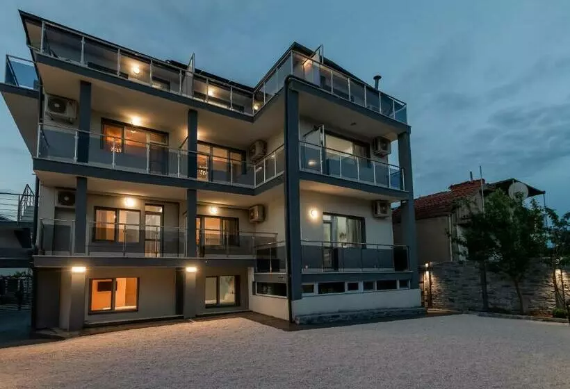 ペンション Gramada Guest House