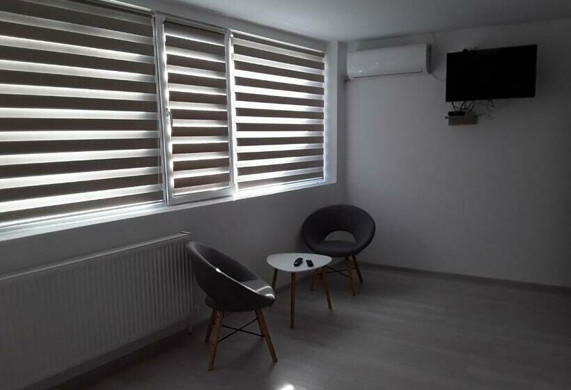 펜션 Camere De Inchiriat Central La Calciu