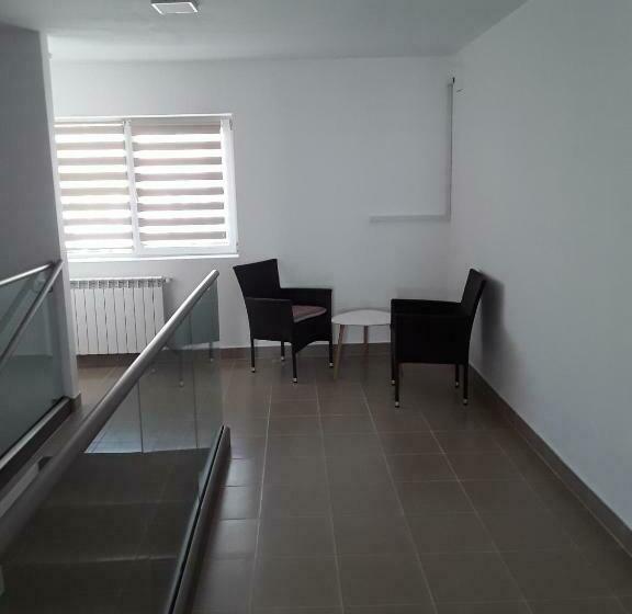 펜션 Camere De Inchiriat Central La Calciu