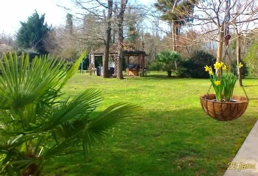 ペンション Le Clos Des Palombes