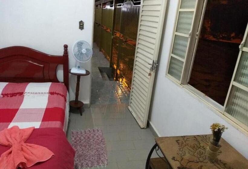 هاستل Pousada Excalibur