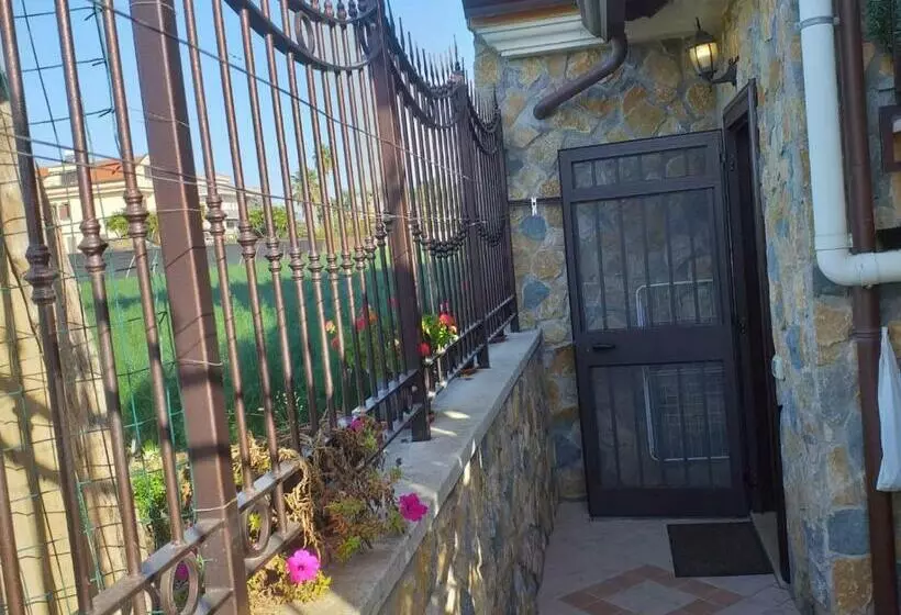 تختخواب و صبحانه Appartamento House Ida