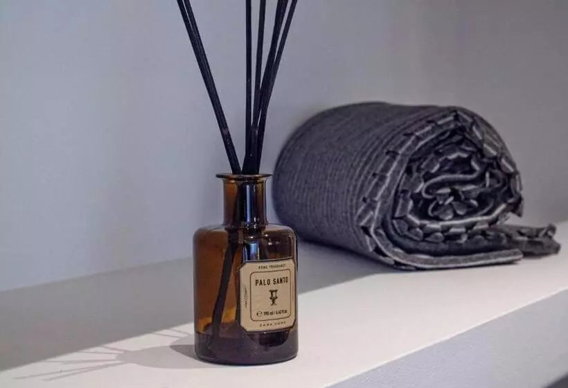 تختخواب و صبحانه Pine House   Faro Airport, Beach And City Center