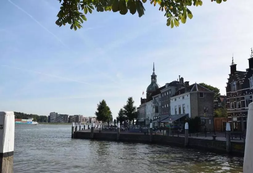 Aamiaismajoitus (B&B) Villa Conti