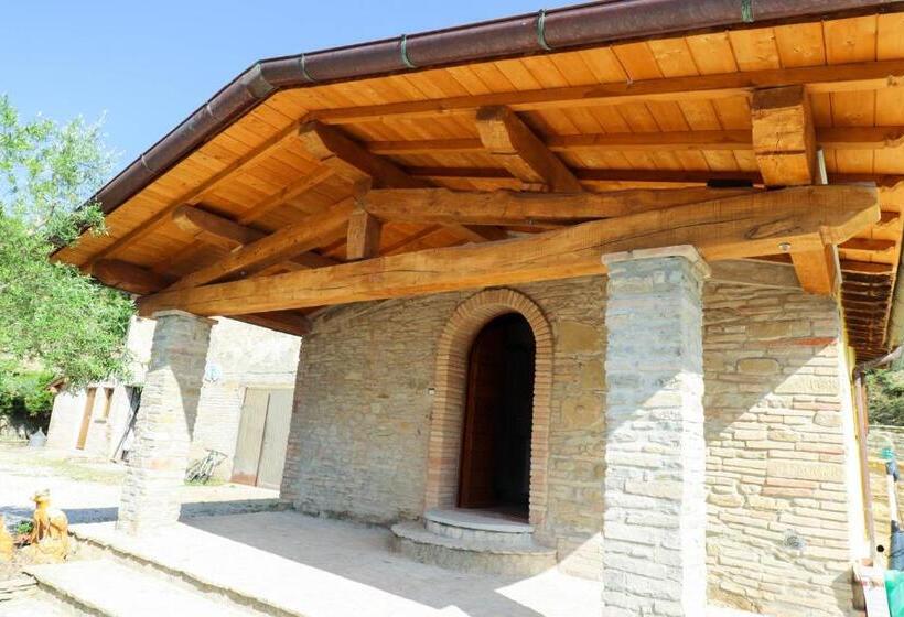 호텔 Agriturismo La Tana