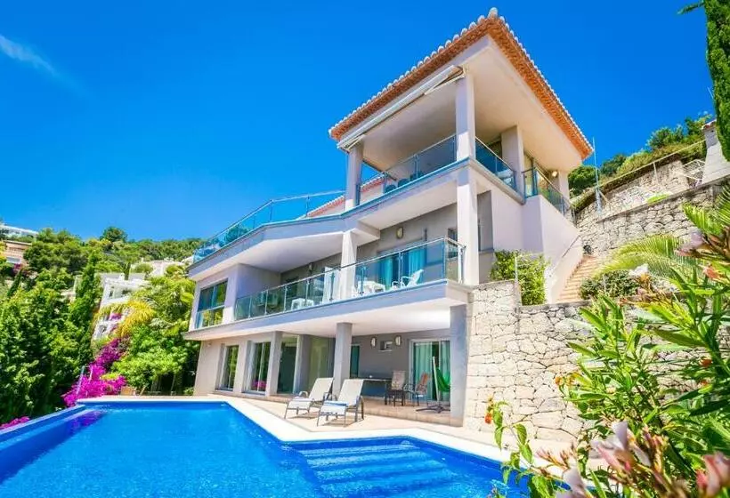リゾートホテル Villa Tranquila