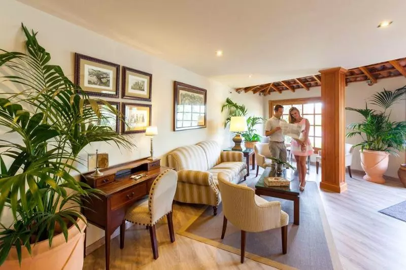 Apartamentos Ambassador