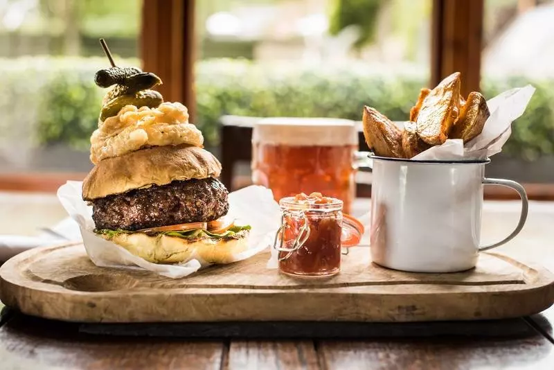 Отель Balmoral Arms