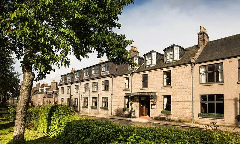 Отель Balmoral Arms