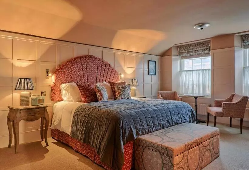 Отель The Ropemaker A Heartwood Inn