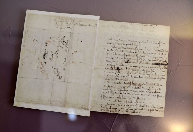 هتل D Aragon   Place De La Comédie