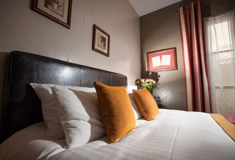 هتل D Aragon   Place De La Comédie