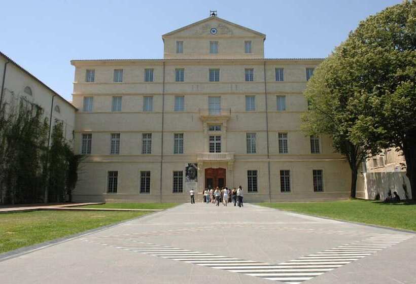 هتل D Aragon   Place De La Comédie