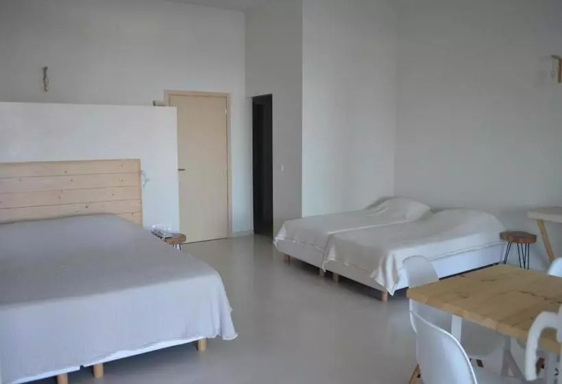 בית מלון כפרי Faros Resort