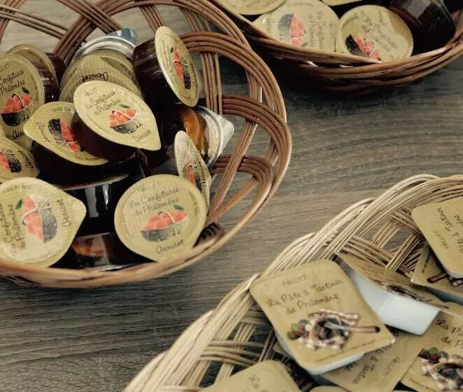 호텔 Hôtel Le Mas Des Ponts D Arles