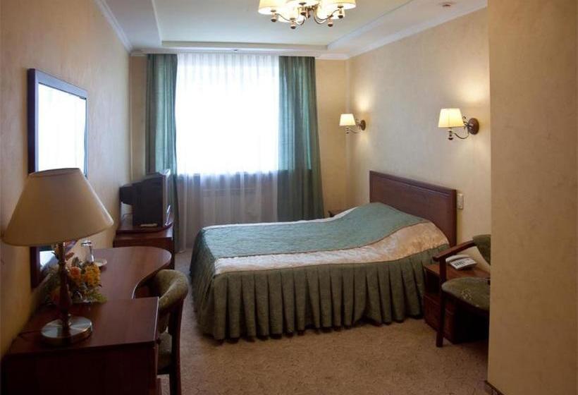 هتل Oktyabrskaya