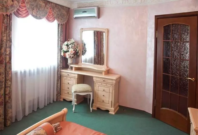 Отель Oktyabrskaya