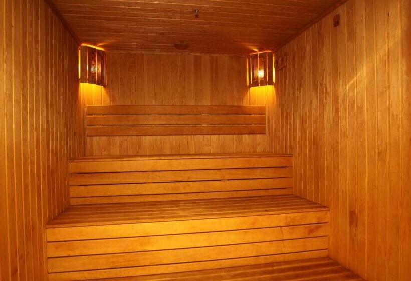 هتل Optima Collection Aurora Kryvyi Rih