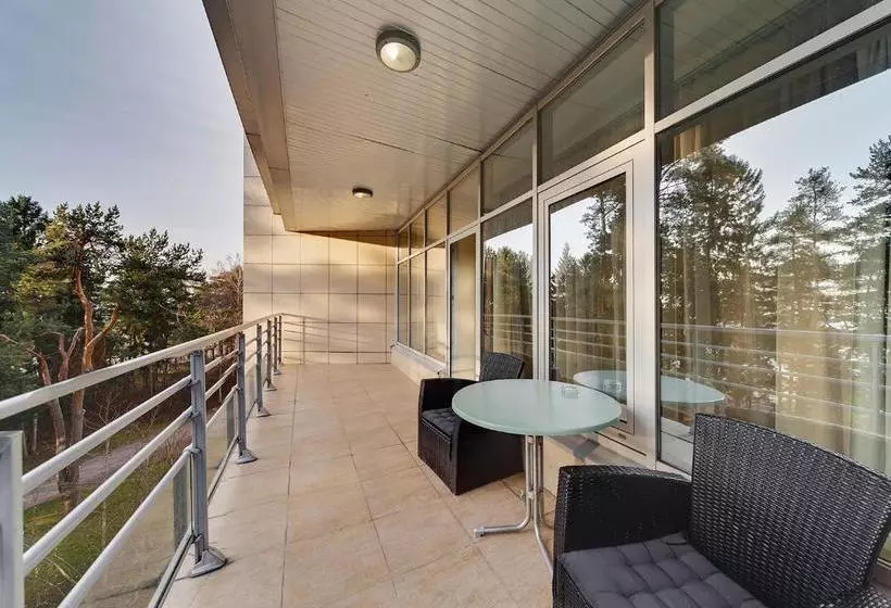 בית מלון כפרי Repino Cronwell Park & Spa