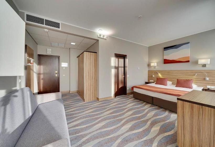 בית מלון כפרי Repino Cronwell Park  & Spa