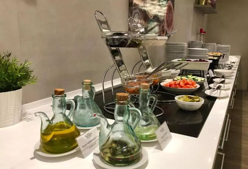 בית מלון כפרי Repino Cronwell Park & Spa