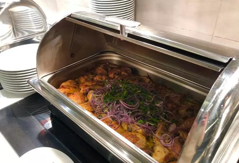 בית מלון כפרי Repino Cronwell Park & Spa