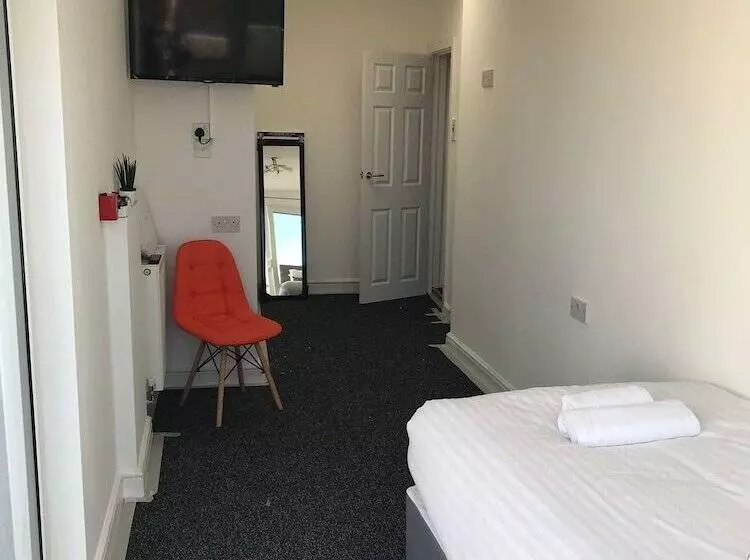 هتل The Alexander