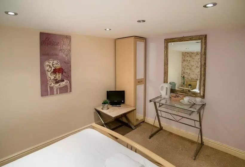 هتل The Alexander