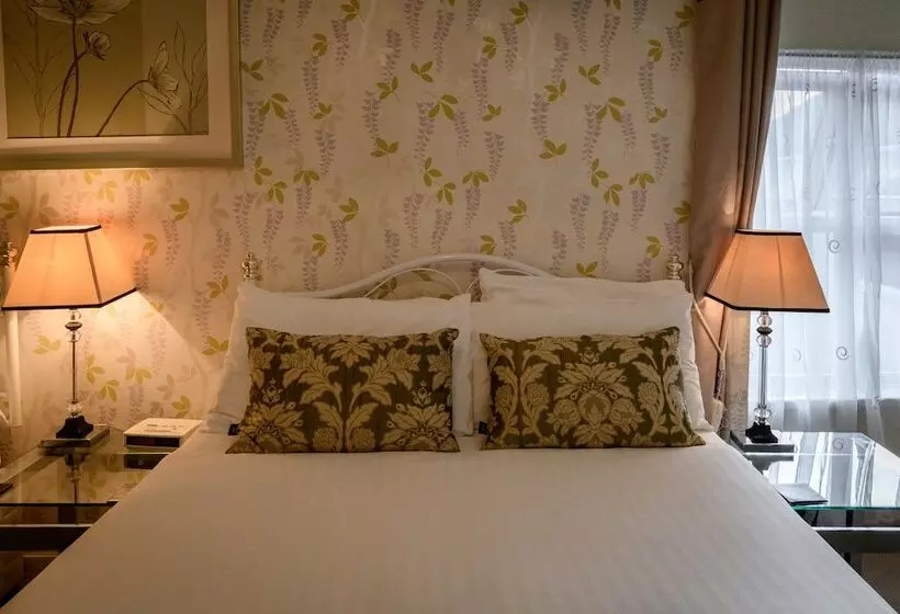 هتل The Alexander