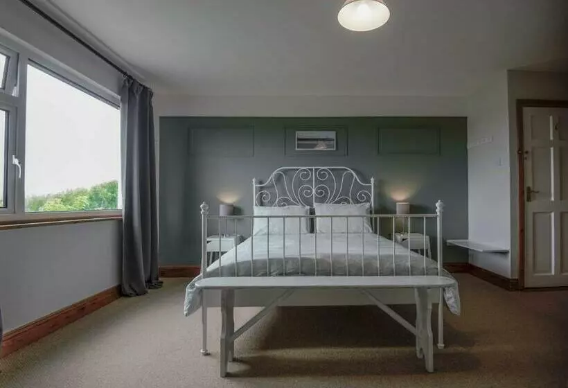 ベッドアンドブレックファースト Bluetit Lodge