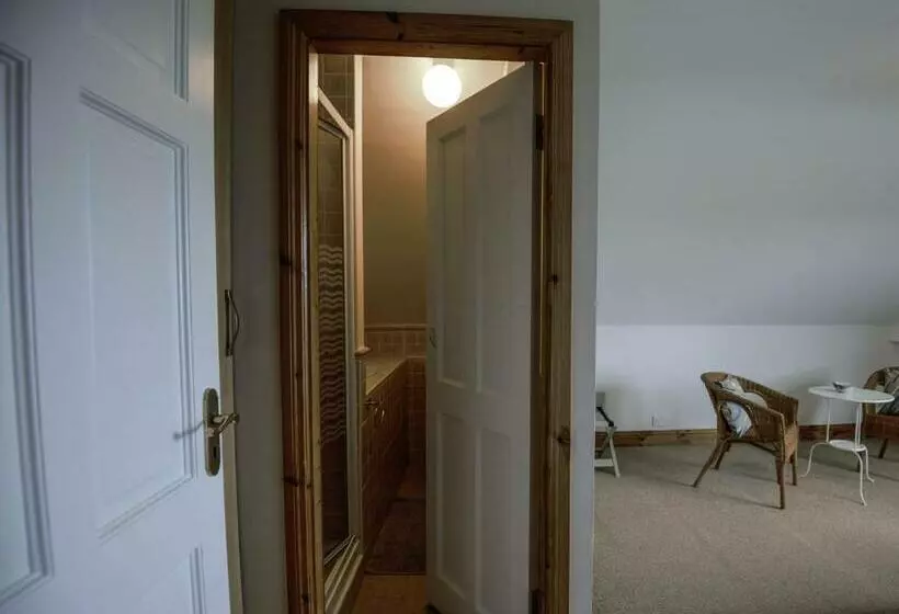 ベッドアンドブレックファースト Bluetit Lodge