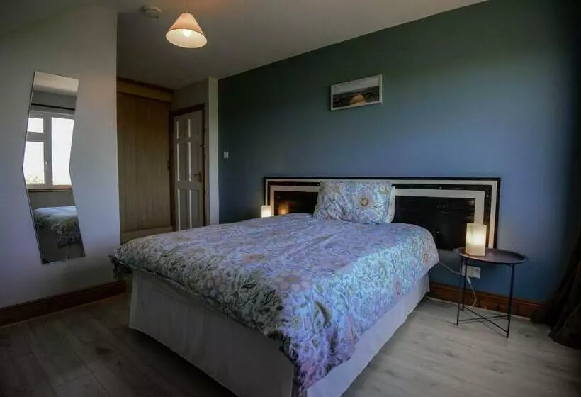 ベッドアンドブレックファースト Bluetit Lodge