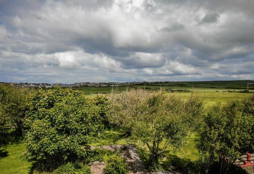 مبيت وإفطار Bluetit Lodge