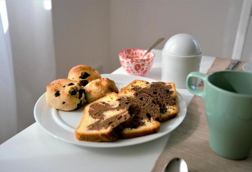 مبيت وإفطار Bluetit Lodge