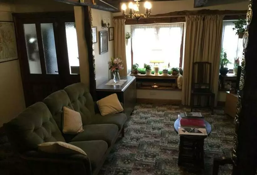 Aamiaismajoitus (B&B) Li’le Hullets, 3 Seed Howe Cottages