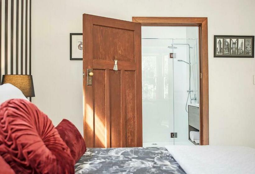 ベッドアンドブレックファースト Pepper Tree Villa