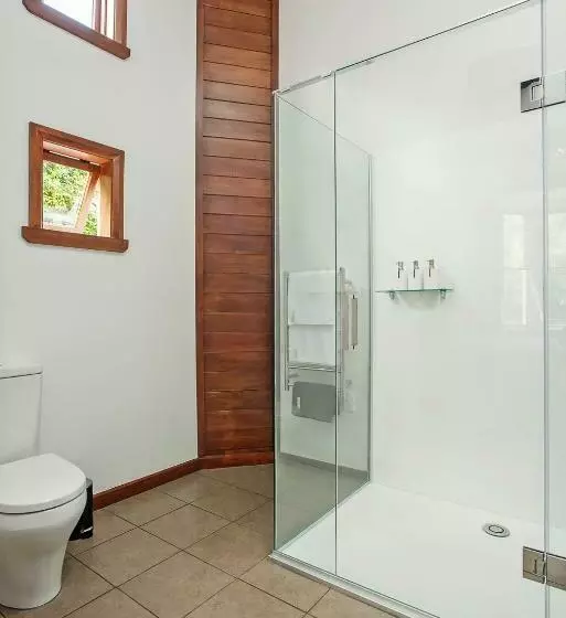 تختخواب و صبحانه Pepper Tree Villa