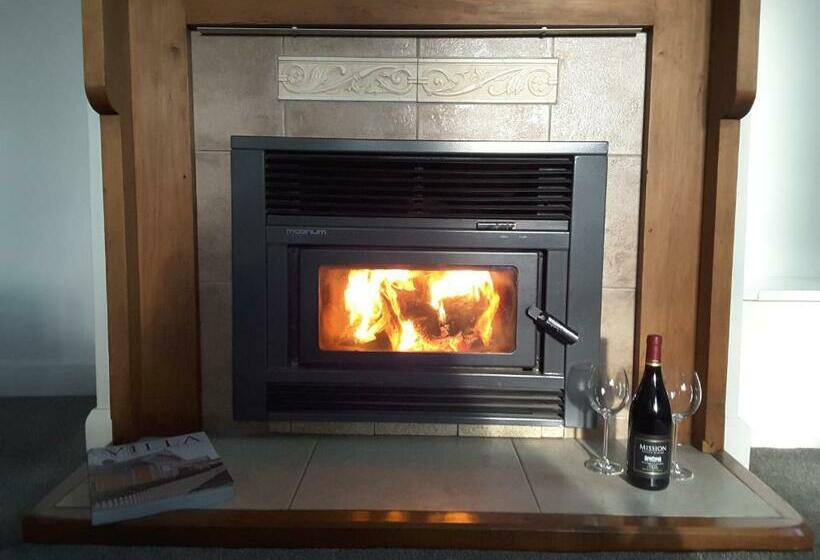 ベッドアンドブレックファースト Pepper Tree Villa