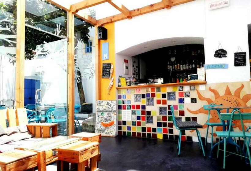 Casa Do Pátio  Bed & Breakfast  City Center